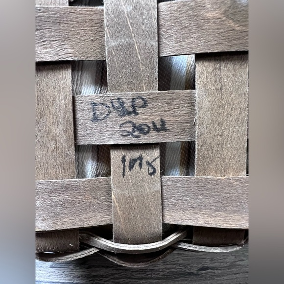 Longaberger 2011 Dresden Basket w/striped tan & white liner 2 leather handles - Picture 11 of 12